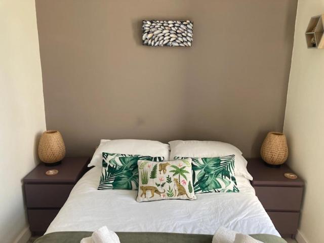 The Salt Box- Lovely Refurbished Annexe, Free Parking, Walk To Porth Beach. Saint Columb Minor ภายนอก รูปภาพ